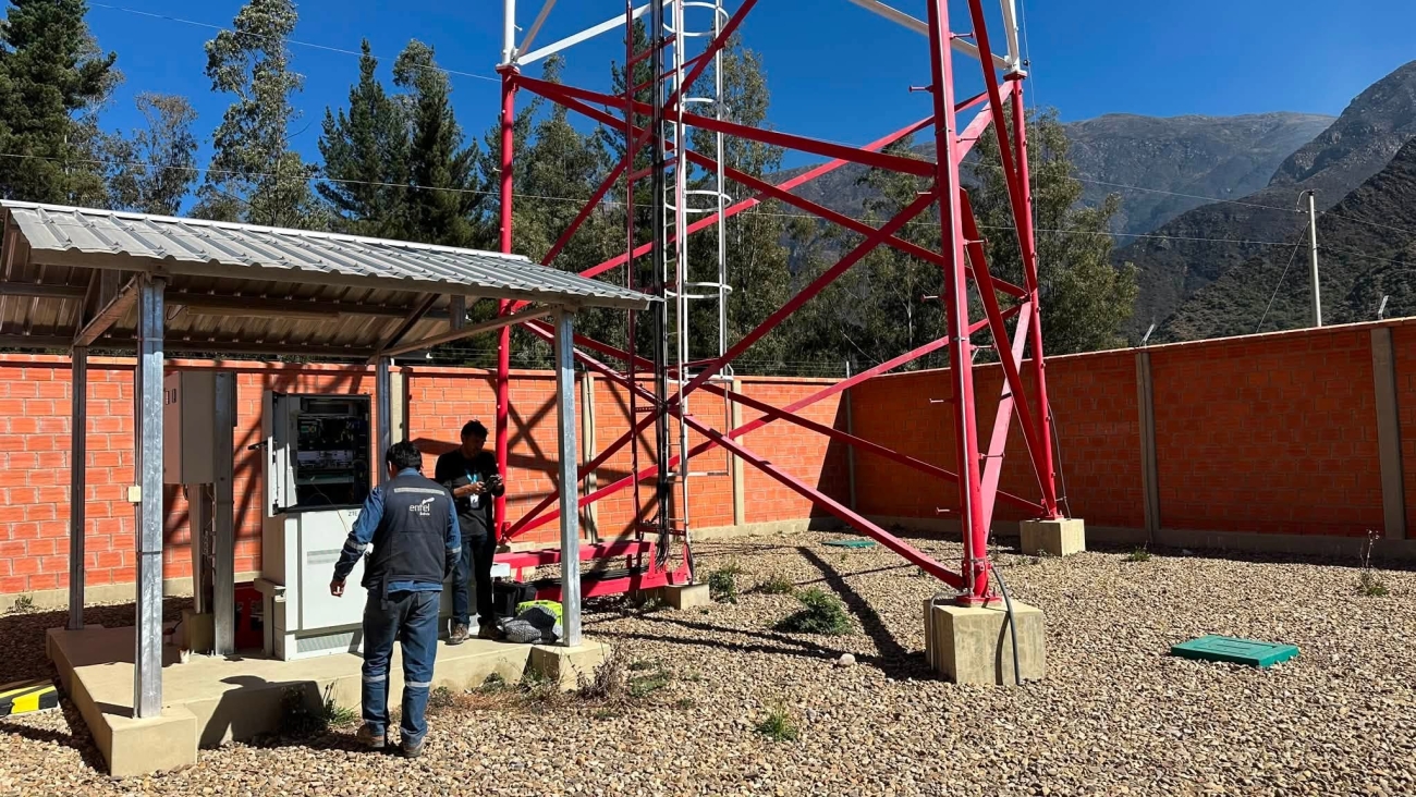 Gobierno Nacional, a trav茅s de ENTEL, activa Plan de Contingencia en Zonas afectadas por los Incendios en Tarija Gobierno Nacional, a trav茅s de ENTEL, activa Plan de Contingencia en Zonas afectadas por los Incendios en Tarija